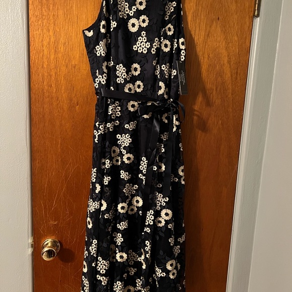 Tahari Fit and Flare Sz.8 Navy Floral Dress - Picture 7 of 8